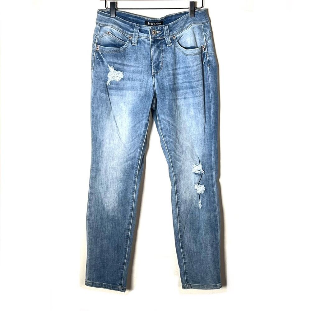 WBB Royalty for Me light wash distressed jeans size 28? B154